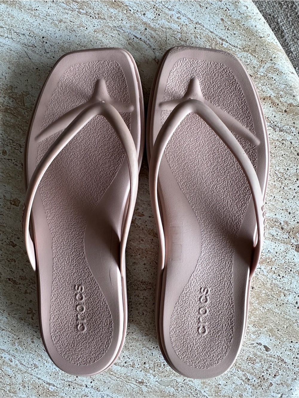 Crocs Tan Square Toe Flip Flop Sandals Women’s 8